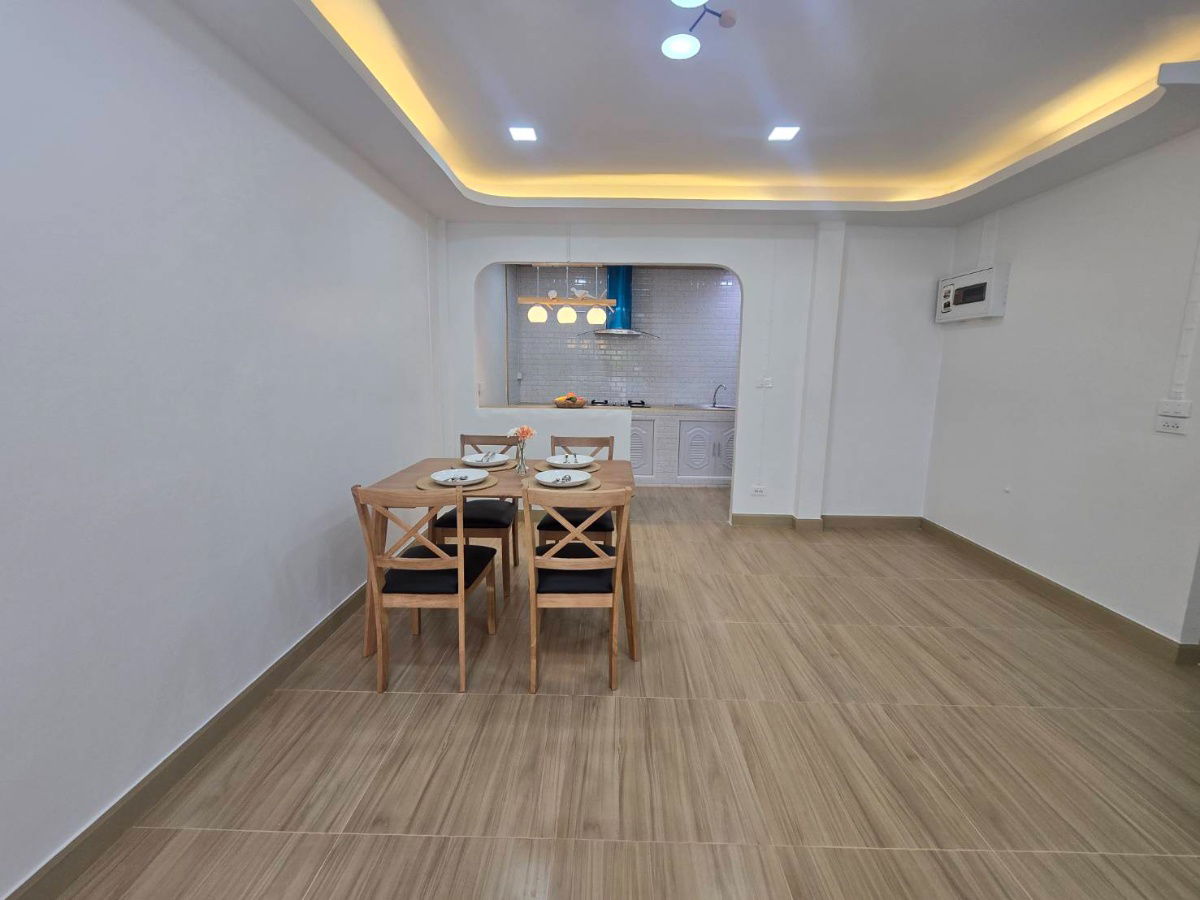 รูป ทาวน์เฮ้าส์ รีโนเวทใหม่ ทำเลดี พร้อมเฟอร์ฯ หมู่บ้าน บุศรินทร์-รามอินทรา ถนนพระยาสุเรนทร์ 40 คลองสามวา - รูปที่ 11/28