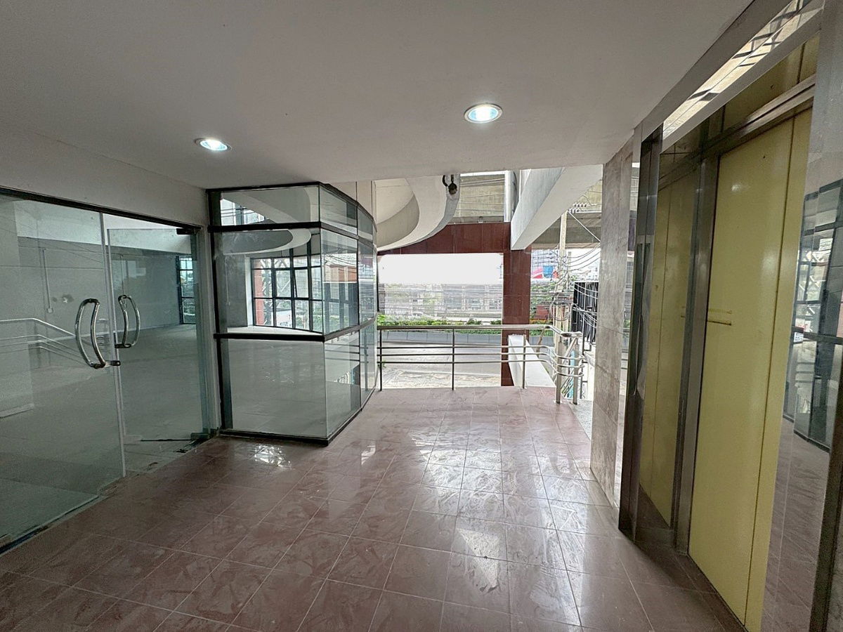 picture 🏢 A 7-storey building with a solid structure, located on Rama 9 Road 💥 Special Price 💥 - 25/28