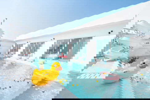 ขายวิลล่าสระว่ายน้ำ 6 ห้องนอน ในห้วยใหญ่