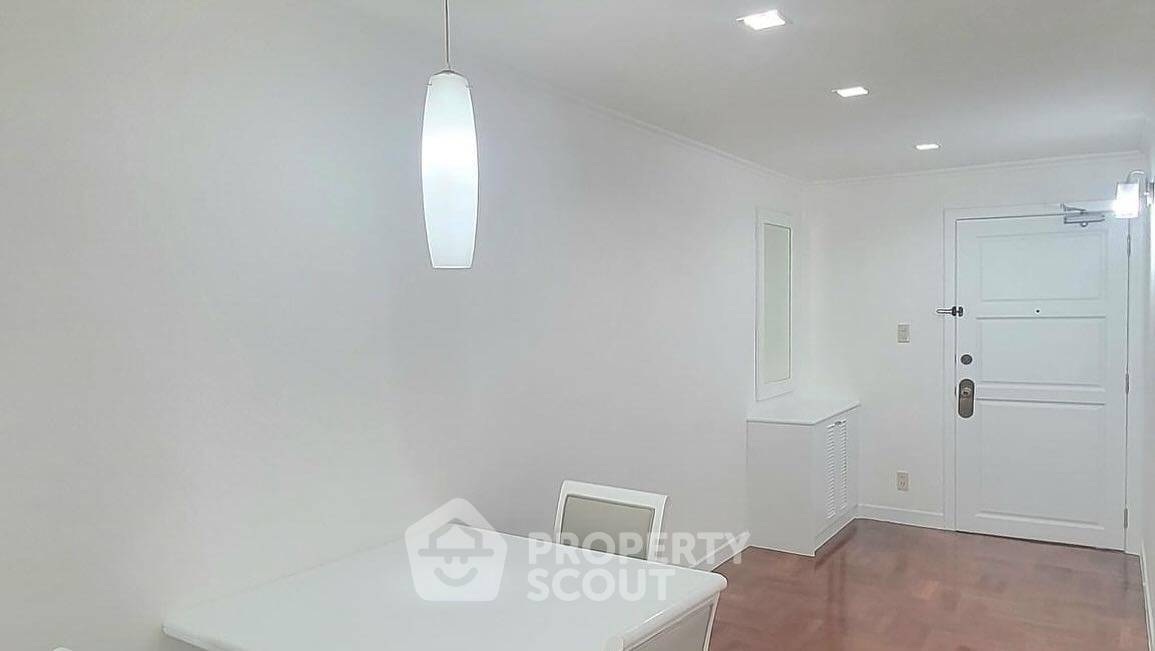 picture 2-BR Condo at Acadamia Grand Tower near BTS Phrom Phong (ID 1981494) - 2/18