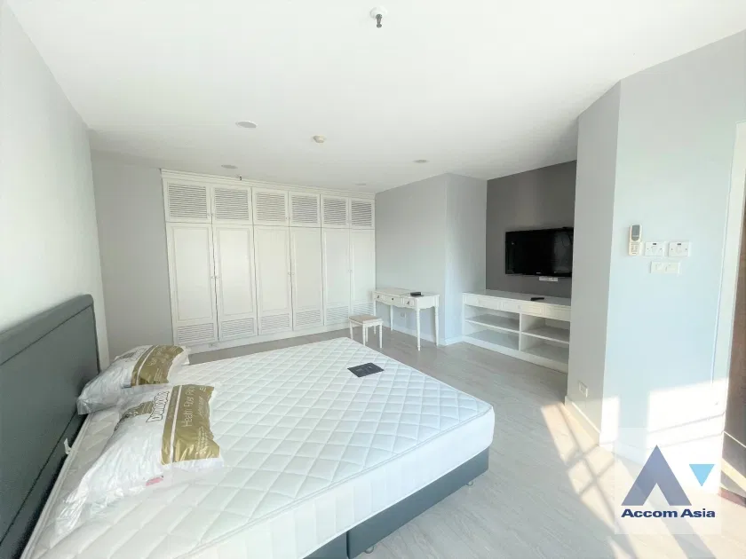 picture 🔼🔽 AccomA 📩 Pet friendly 3 BR Condominium @Fifty Fifth Tower (AA43975) - 10/19