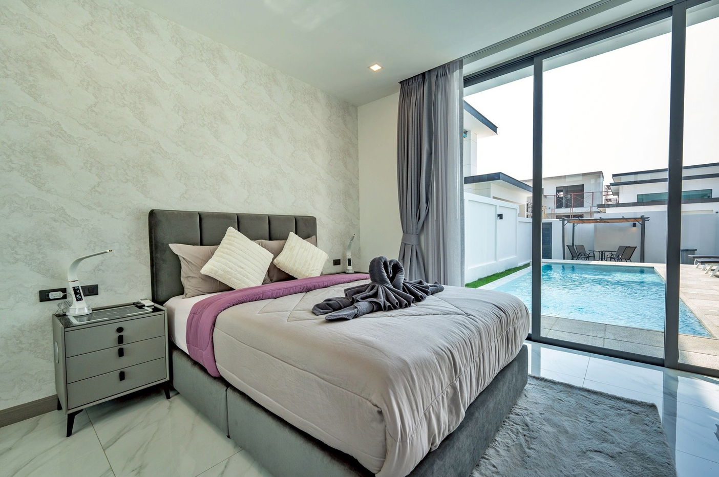 รูป วิลล่าหรู 3 ห้องนอนพร้อมสระว่ายน้ำให้เช่า – ชากนอก - รูปที่ 10/20