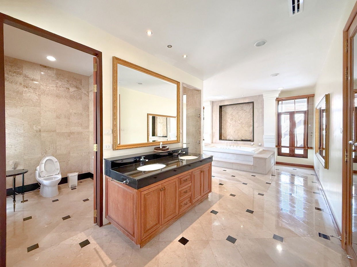 picture Luxury 5-Bedroom Pool Villa in Na Jomtien, Pattaya - 14/16