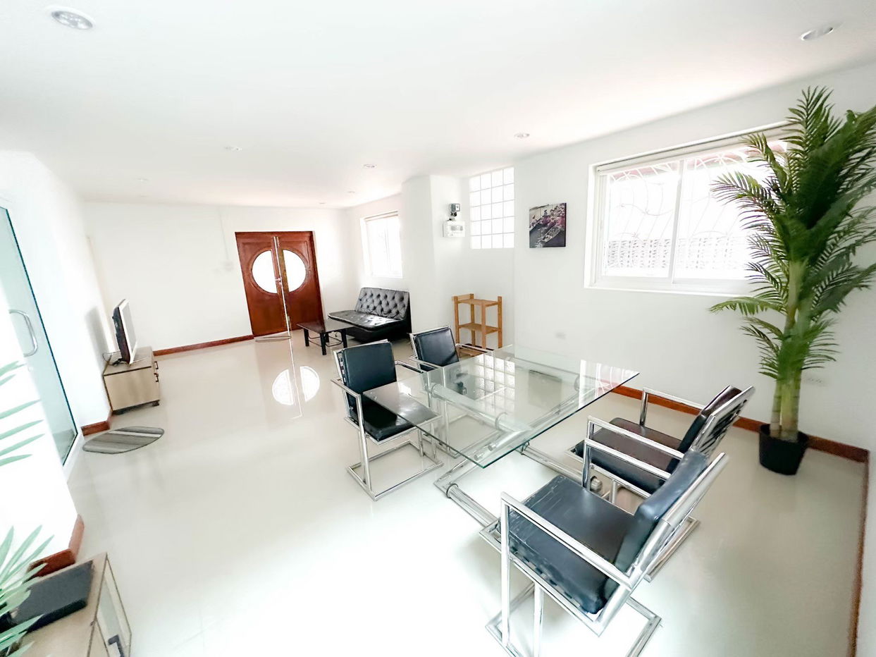 รูป ให้เช่าบ้านเดี่ยว 2 ชั้น – พัทยากลาง - รูปที่ 2/11