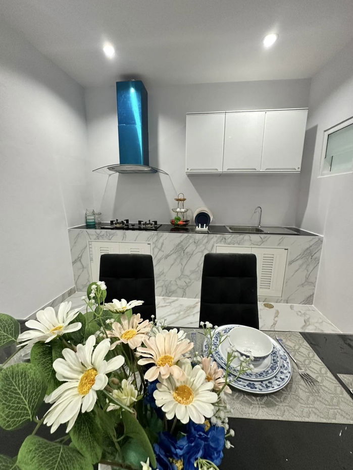 picture Modern 2-Bedroom Condo in Soi Boonsampan - 8/10