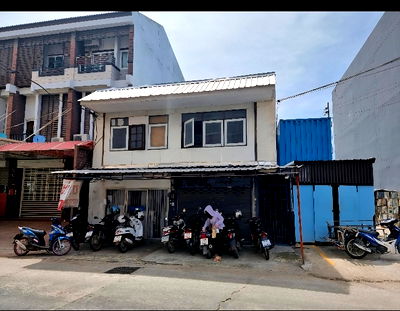 บ้านเดี่ยว เมืองนครราชสีมา โคราช : ที่ดินพร้อมสิ่งปลูกสร้าง ตรงข้ามเดอะมอลล์โคราช เพียง 100 เมตร