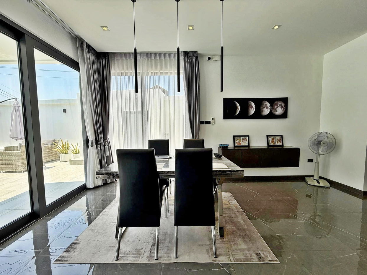 รูป ขายพูลวิลล่า 3 ห้องนอน สไตล์โมเดิร์น ในห้วยใหญ่ - รูปที่ 3/18