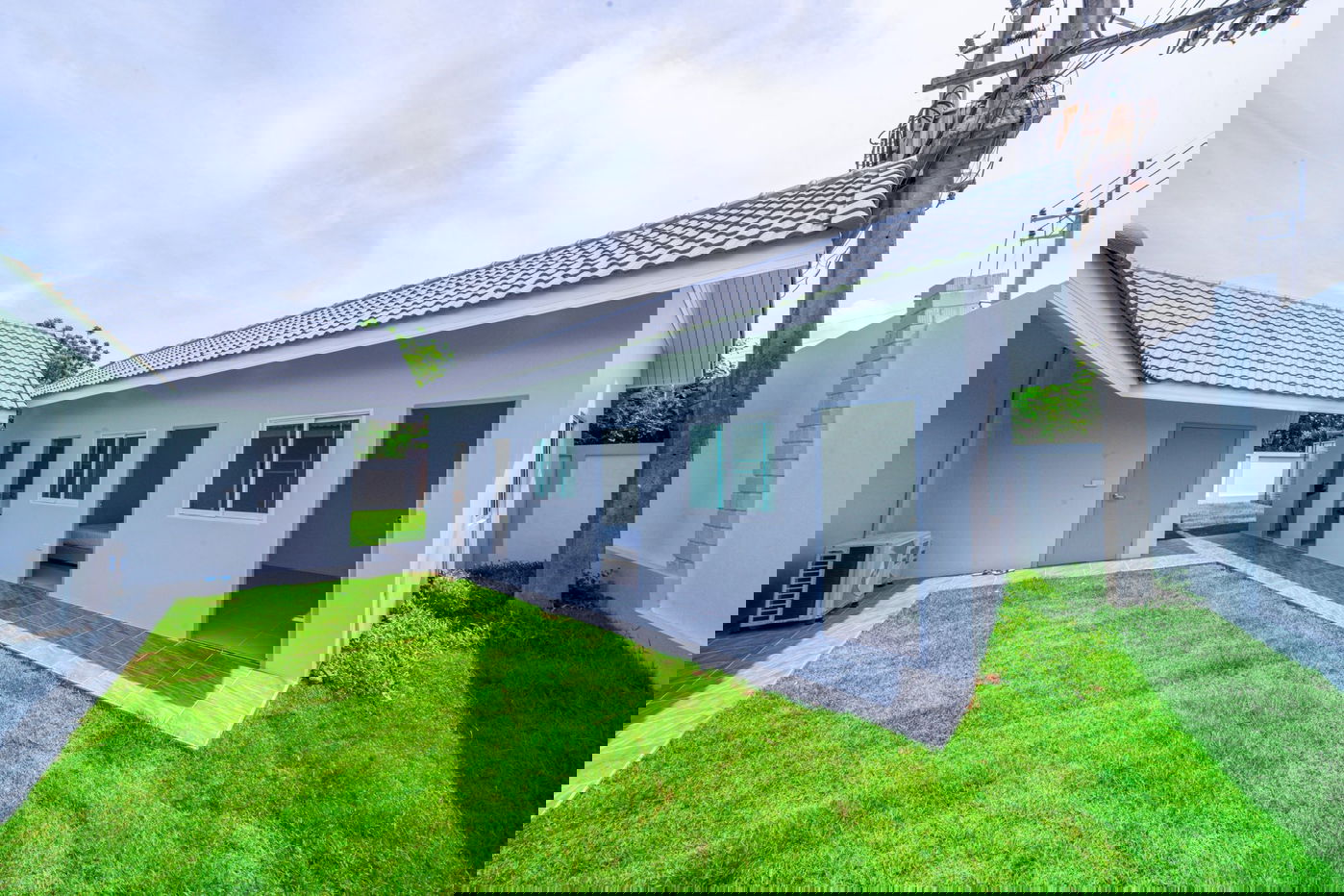 picture Elegant 4-Bedroom Pool Villa for Sale in East Pattaya - 4/19