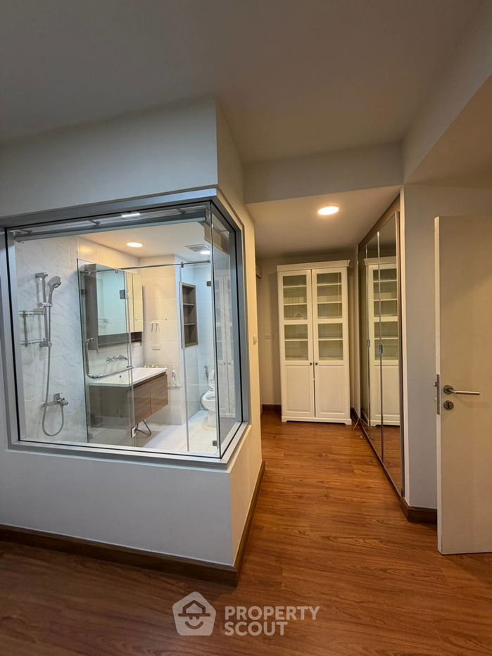 picture 2-BR Condo at The Seed Musee Sukhumvit 26 near BTS Phrom Phong (ID 2462786) - 3/14