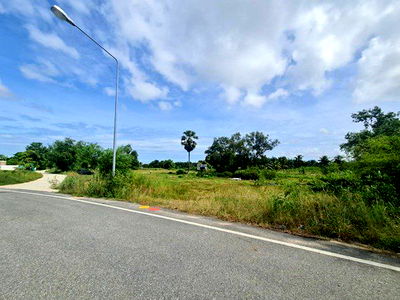 ที่ดิน ชลบุรี : ขายที่ดิน 1 ไร่ในห้วยใหญ่