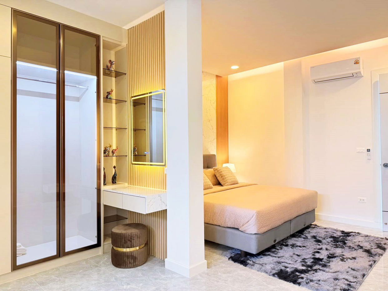 รูป ขายบ้านเดี่ยว 5 ห้องนอน พูลวิลล่า อีสต์ปัตตา - รูปที่ 11/18