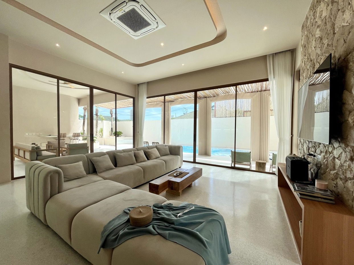 รูป Luxury 9-Bedroom Pool Villa for Sale in Jomtien - รูปที่ 7/20