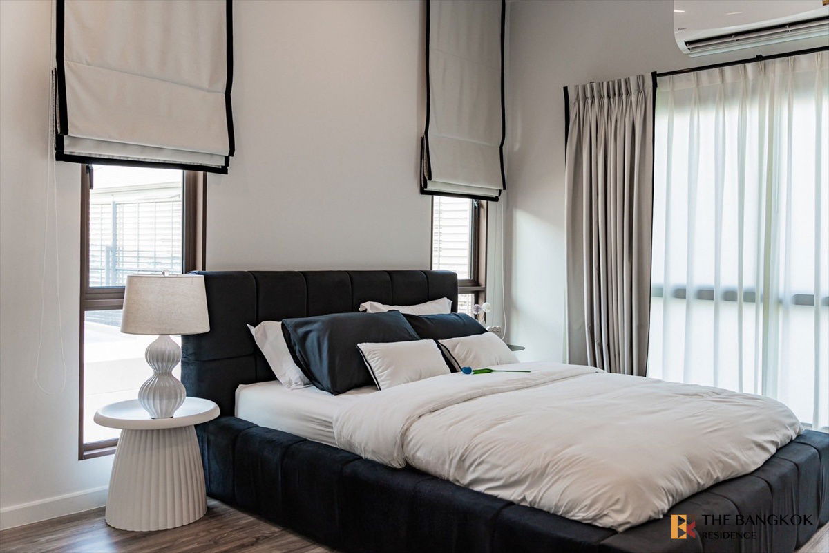 picture the privilege of luxury in an economic hub location burasiri krungthep kreetha - 5/16