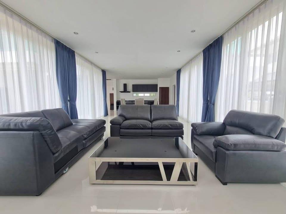 picture Luxury Pool Villa for Sale in North Pattaya - 5/11