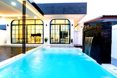 Houses for sale Frost Magical Ice of Siam : Modern Pool Villa for Sale – Mabprachan, East Pattaya