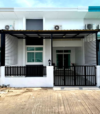 ทาวน์โฮม บางละมุง ชลบุรี : ขายทาวน์เฮ้าส์ ซอยเนินพลับหวาน พร้อมเฟอร์นิเจอร์ครบชุด