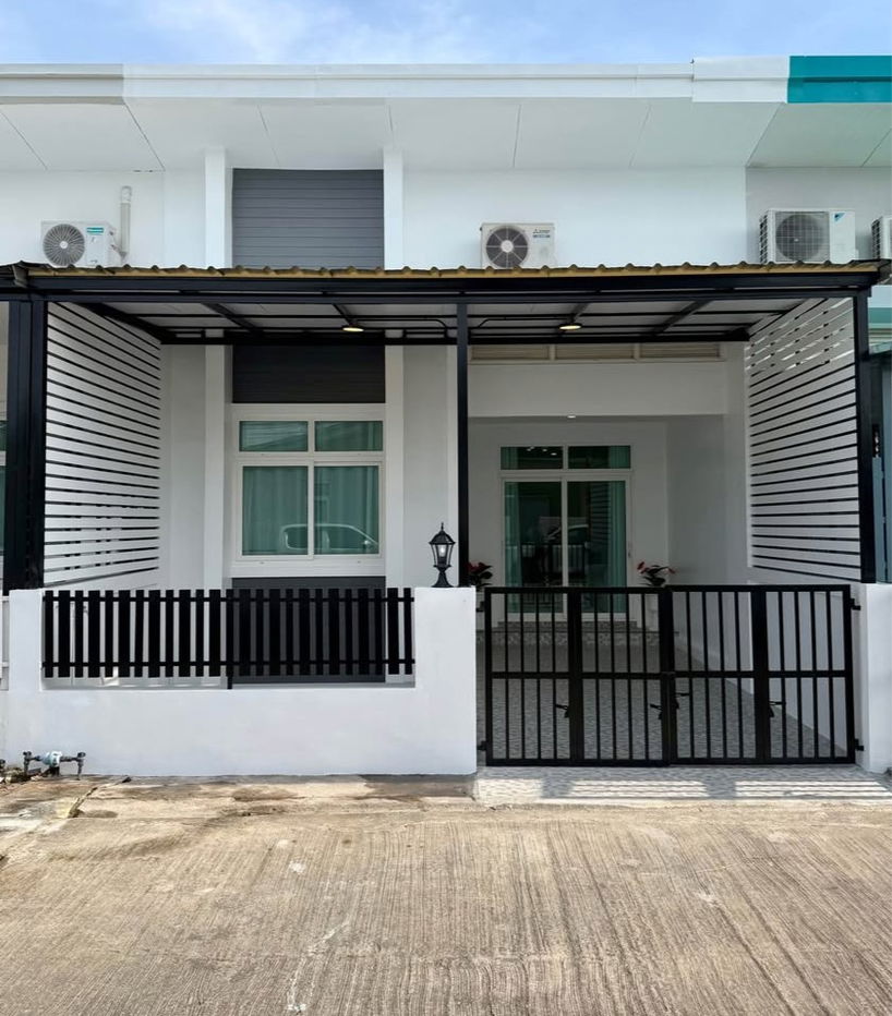 รูป ขายทาวน์เฮ้าส์ ซอยเนินพลับหวาน พร้อมเฟอร์นิเจอร์ครบชุด - รูปที่ 1/20