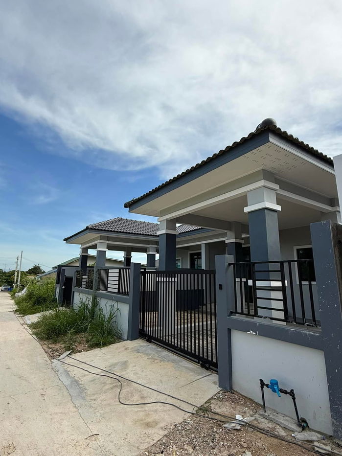 picture Twin House for Sale – Mabprachan Reservoir - 1/9