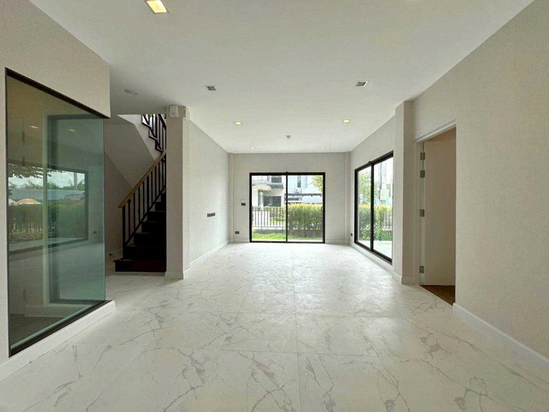 Houses for sale : For Sale Venue ID Petchkasem 81
