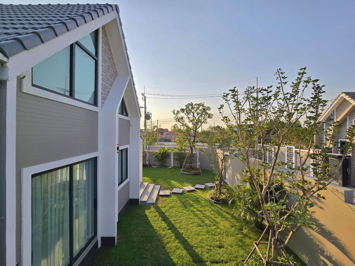 picture 3 Bedrooms Pool Villa in Mabprachan for Sale - 3/21