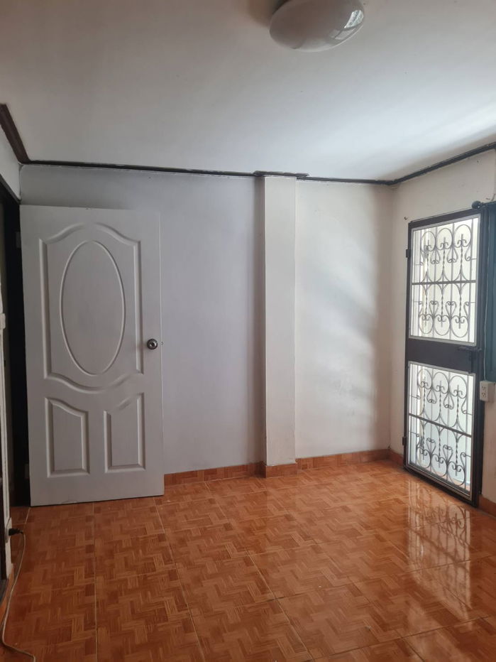 picture Selling below cost price, 3-storey townhouse, Thanyakarn Village, Watcharapol, 1.6 MB. - 12/28