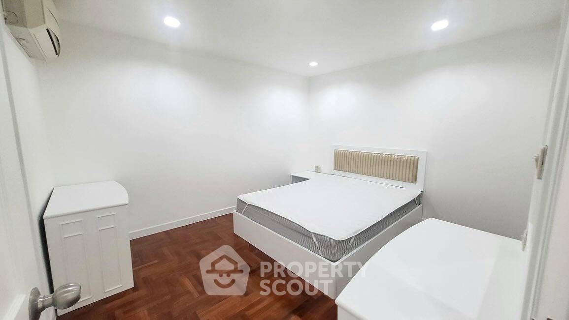 picture 2-BR Condo at Acadamia Grand Tower near BTS Phrom Phong (ID 1981494) - 8/18