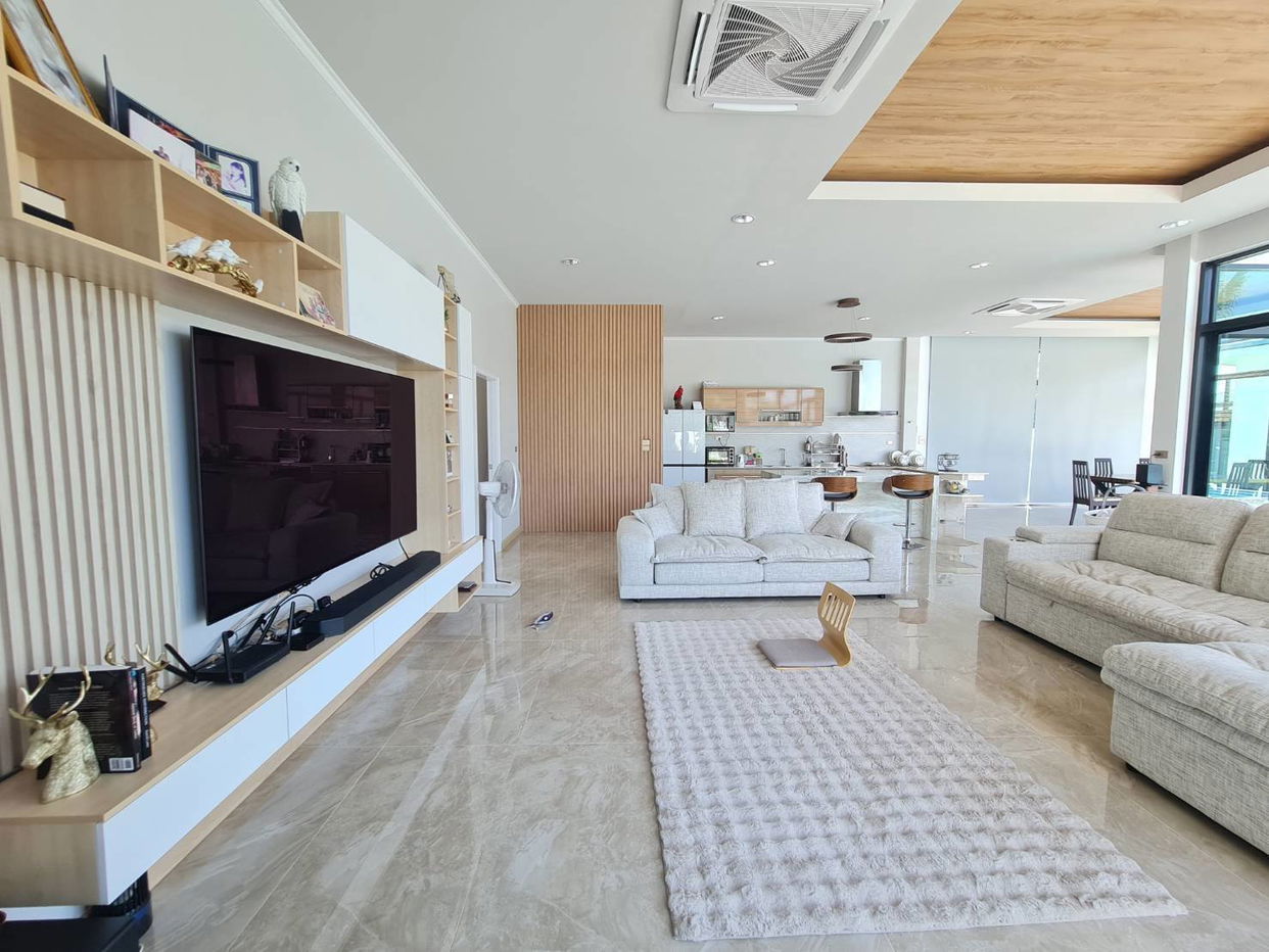 picture 3 Bedrooms Pool Villa for Sale in Bangsaray - 3/10