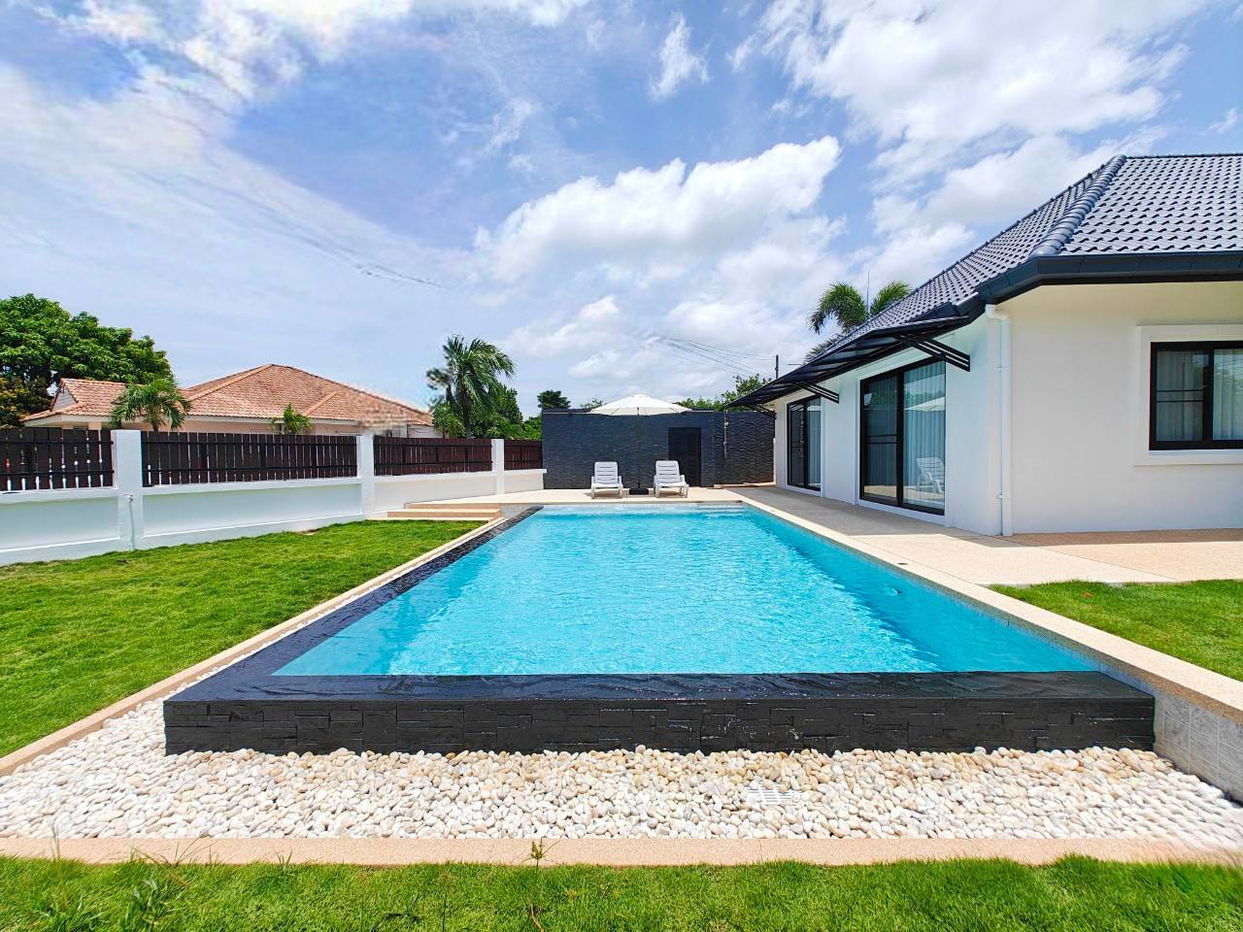 รูป ขายพูลวิลล่า 4 ห้องนอน พัทยาตะวันออก - รูปที่ 1/14