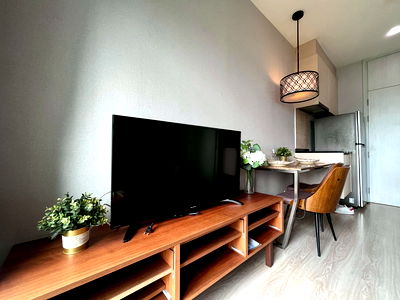 Condos for rent : Noble Revolve Ratchada Condo, electrical appliances, fully furnished, next to MRT Cultural Center