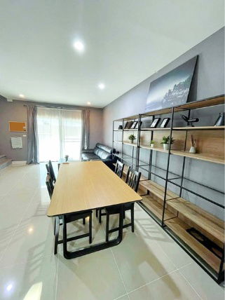 รูป ฟิวเจอร์ พาร์ค รังสิต4.6กม. 4 นอน ให้เช่าทาวน์โฮมแสนสิริ 2 ชั้น ใหญ่ 136ตร.ม. 17ตร.วา. นานาชาติไทย 4.5 กม.4 นอน 3 น้ำ MRT รังสิต 3.1กม. - รูปที่ 3/8