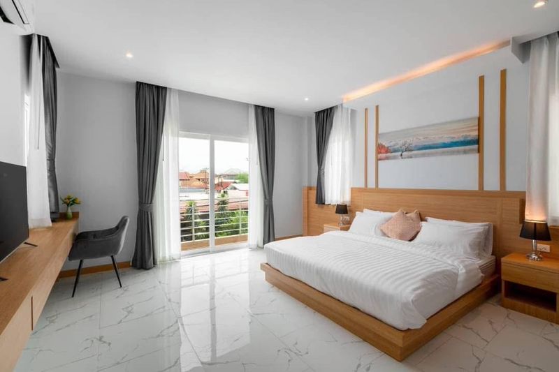 picture 6 Bedrooms Pool Villa For Rent in South Pattaya - 10/15