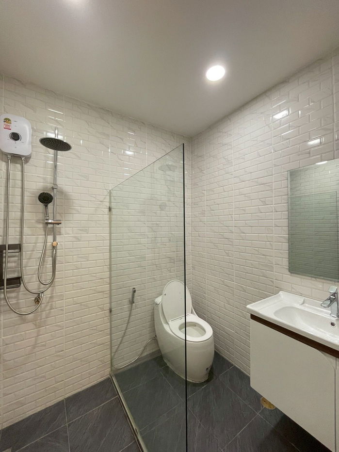 รูป บ้านสไตล์มินิมอลปรับปรุงใหม่ในพัทยากลาง - รูปที่ 12/15