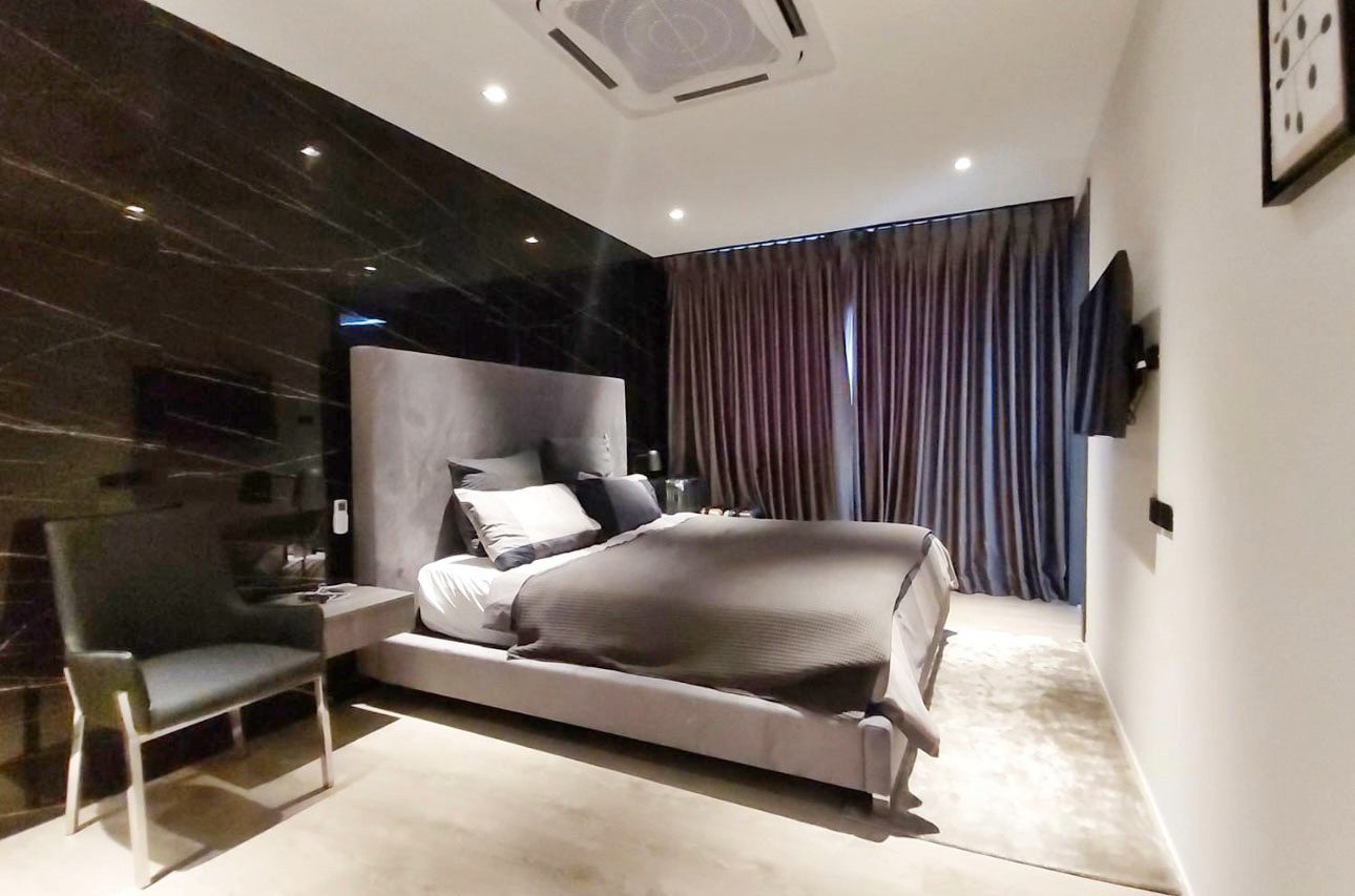 picture 7 Bedrooms Villa for Sale in Pratumnak - 17/23