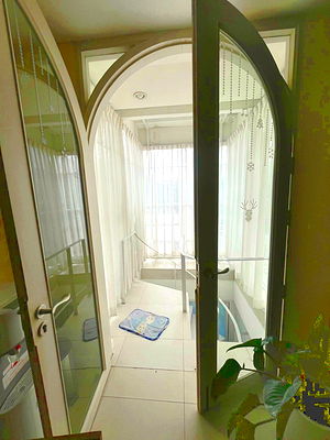 เช่าอาคารพาณิชย์ กรุงเทพมหานคร : ให้เช่าพื้นที่ย่านรัชดาภิเษก ชั้น 2 ของอาคารหัวมุมซอย รัชดาภิเษก ใกล้ MRT ห้วยขวาง 350 เมตร