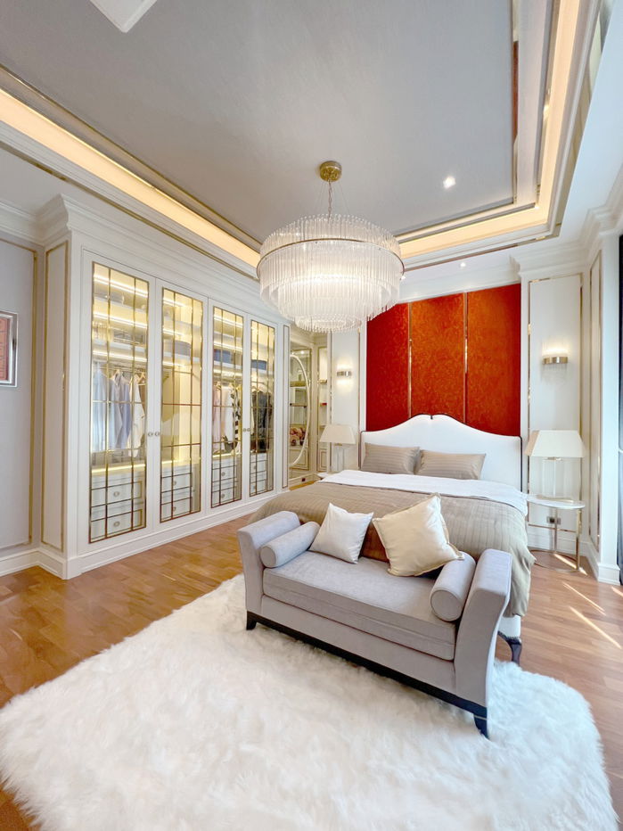 picture Stunning luxury mansion for sale in the prime Pinklao area. This residence is beautifully decorated and ready to move in - 18/20