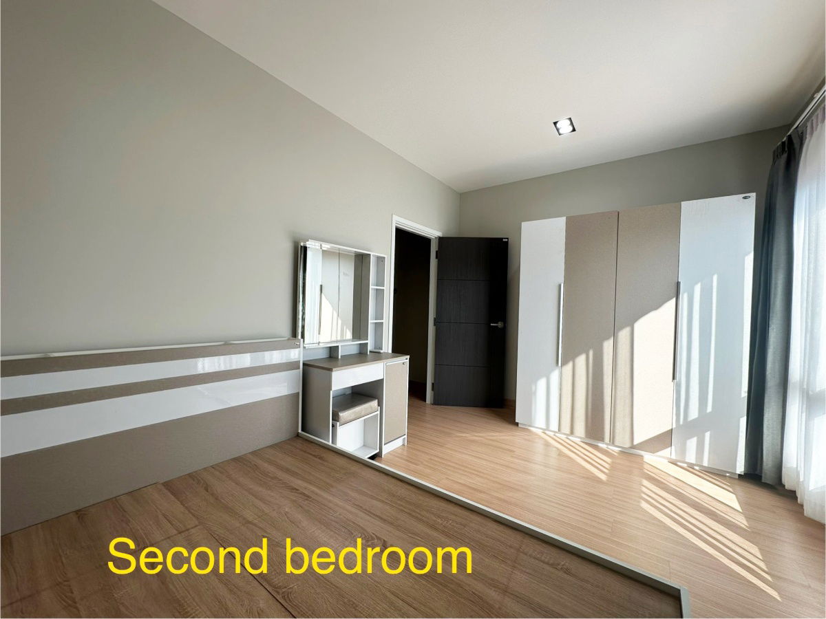 picture Two storey house for rent with 3 bedrooms,3 toilets and 1 kitchen.  - 11/19