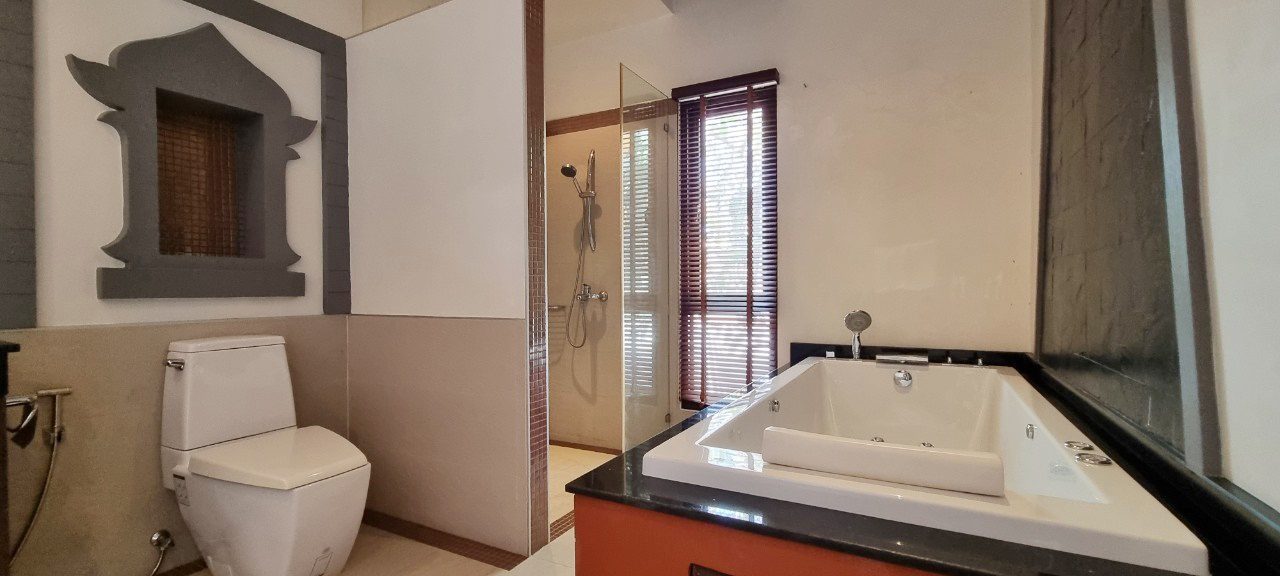 picture 6 Bedrooms Pool Villa in East Pattaya for Sale - 15/24