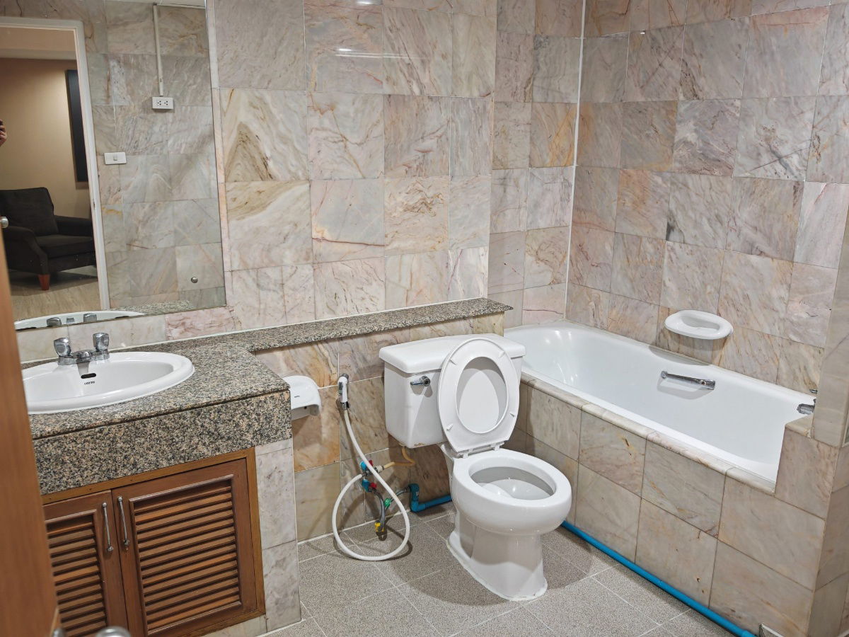 picture RS3811 The Peony Fully Furnished Apartment for rent near Lumpini MRT Station. Pets allowed. - 10/10