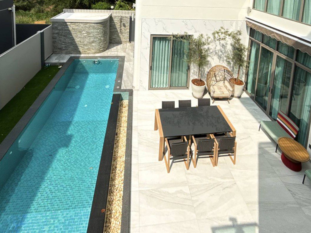 picture Luxury Pool Villa for Sale – Prime Mabprachan Location - 3/21