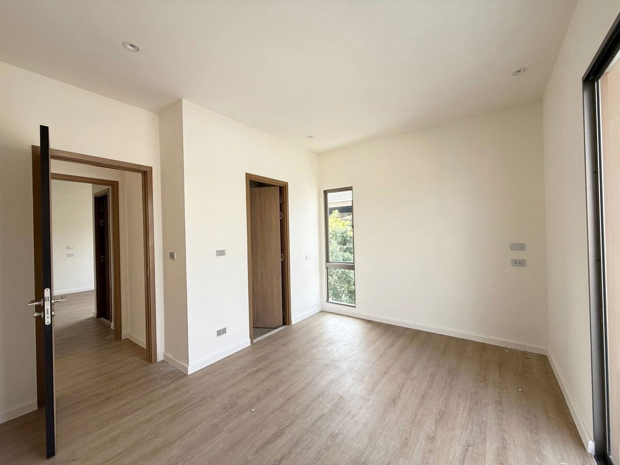 picture House in East Pattaya 4 Bedrooms for Sale - 8/13