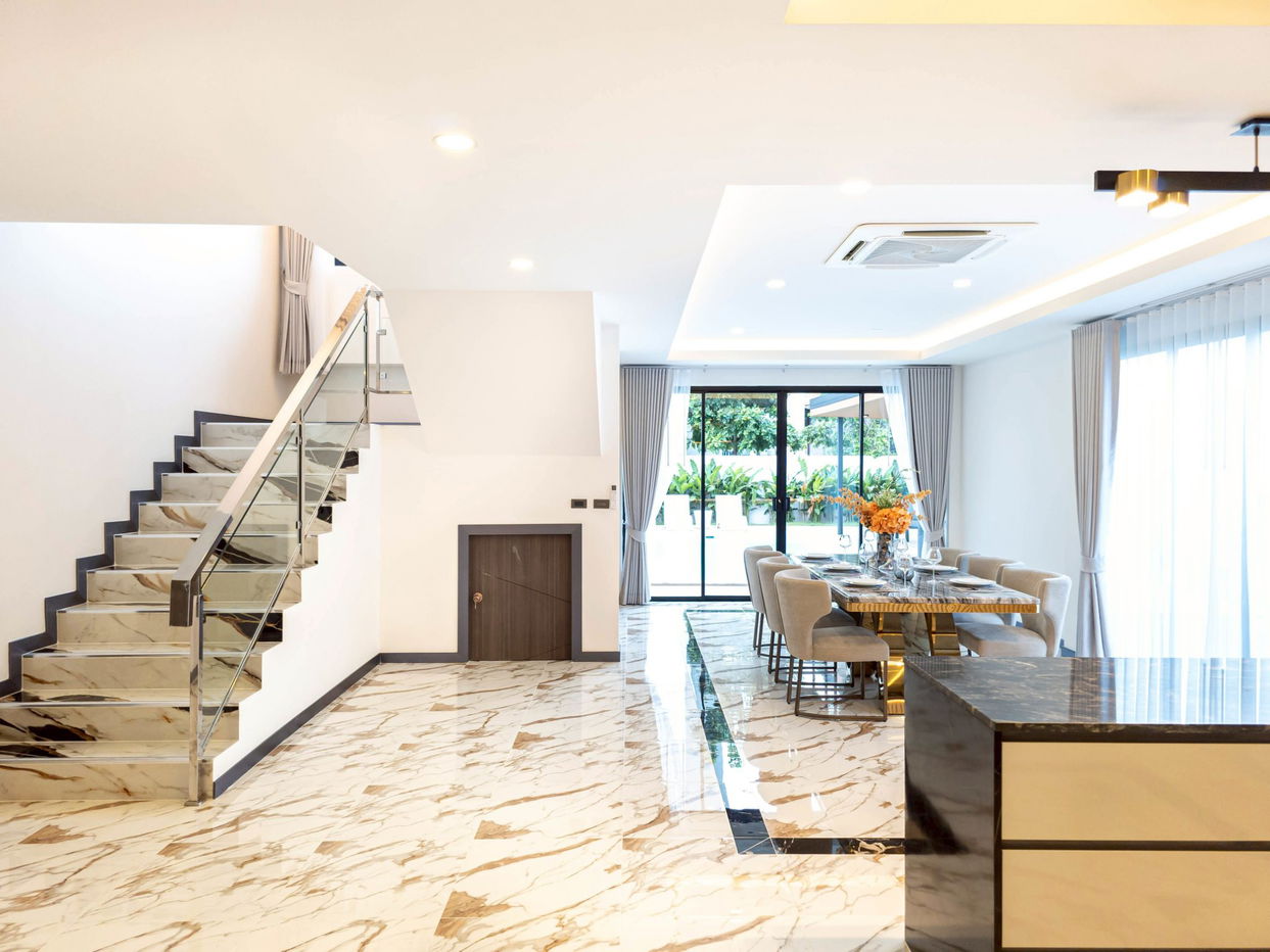 picture Luxury 5-Bedroom Pool Villa for Sale in Thepprasit, South Pattaya - 8/20