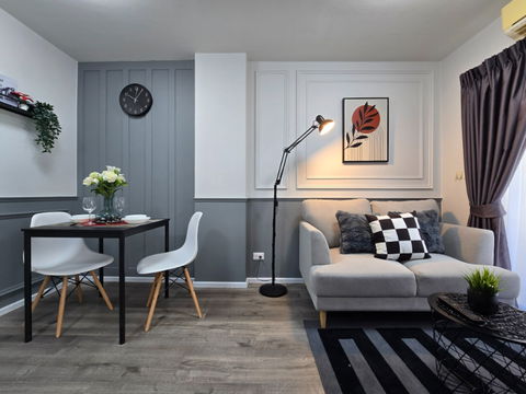 SF132 For Sale: Asakan Place, Ramkhamhaeng 147/2. Beautiful unit, affordable price, and stylishly cool.