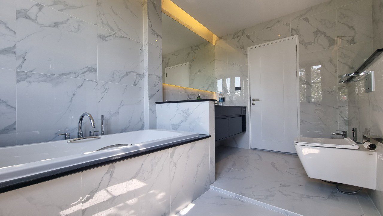 picture Luxury Pool Villa in Mabprachan for Sale - 16/26