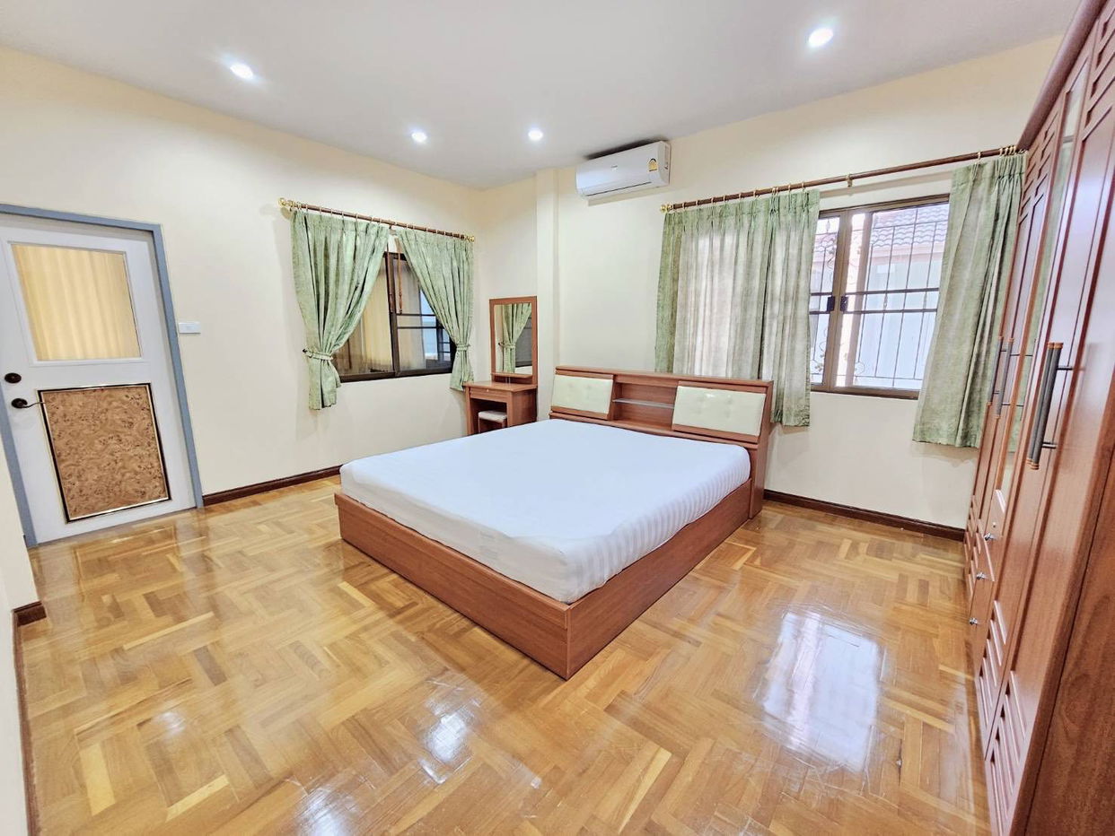 picture 4 Bedrooms Pool Villa in Thepprasit road - 6/10