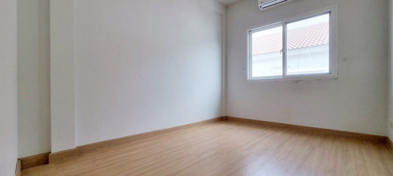 picture 2-Storey House for Sale in East Pattaya - 6/9