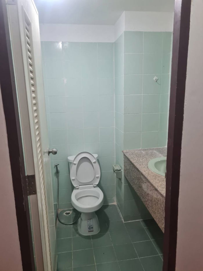 picture Selling below cost price, 3-storey townhouse, Thanyakarn Village, Watcharapol, 1.6 MB. - 15/28