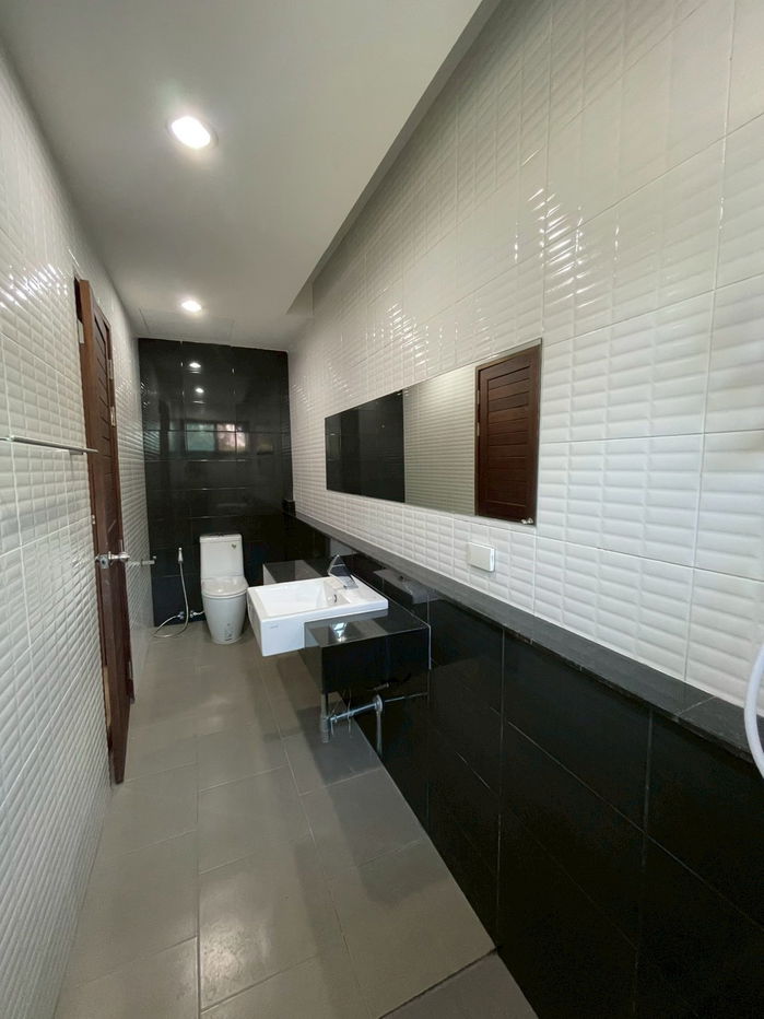 รูป ให้เช่าบ้านเดี่ยวสองชั้น  2 ห้องนอน 3 ห้องน้ำ 1  ห้องครัว  1  ที่จอดรถ - รูปที่ 19/24