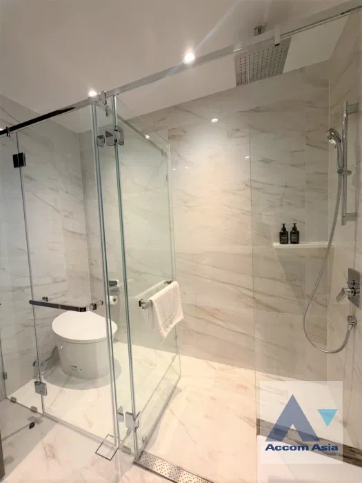 รูป 🔼🔽 AccomA 📩  Elegant condo with soft interior tones in Sathorn area (AA41296) - รูปที่ 8/13