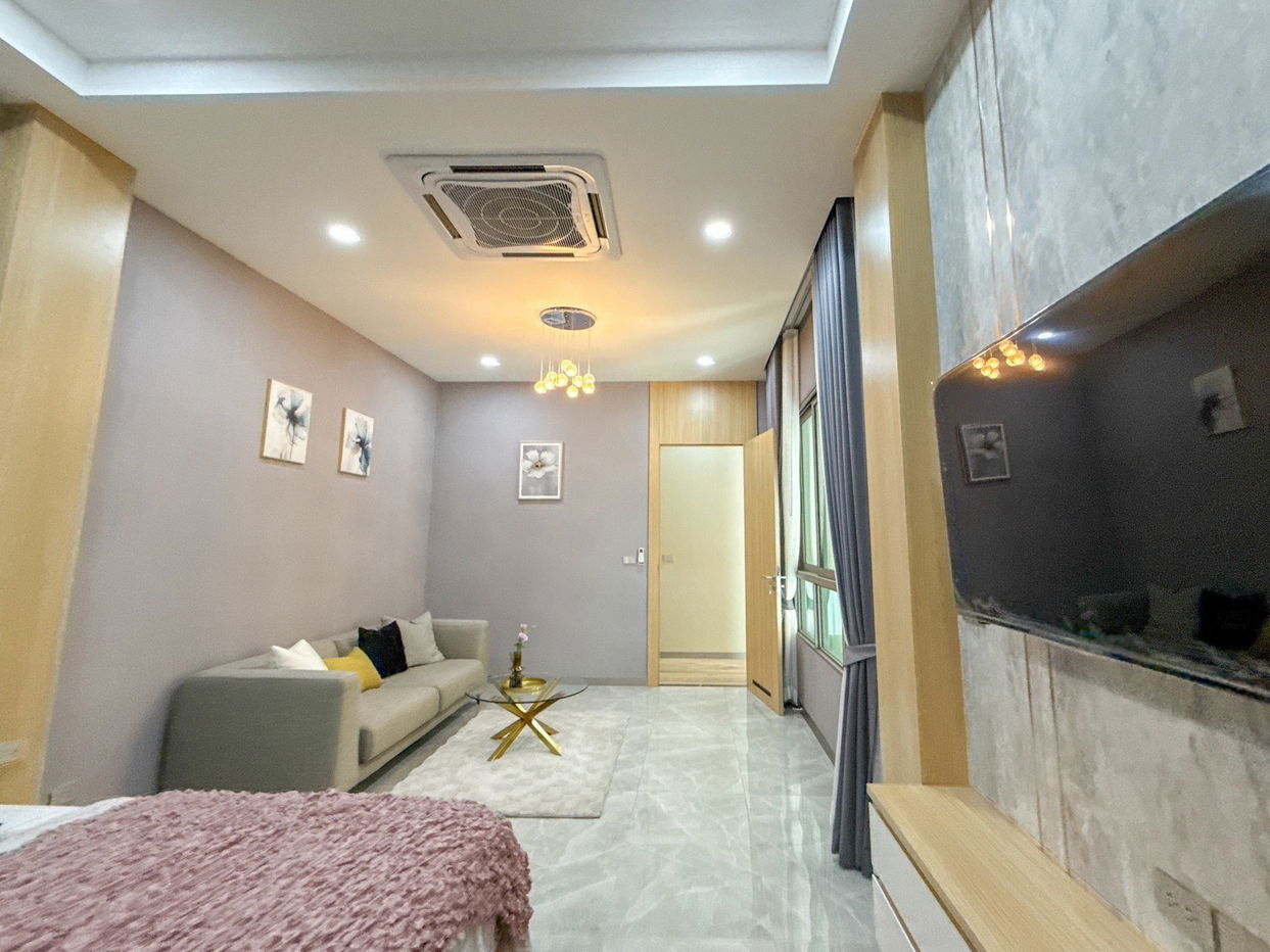 picture Luxury Pool Villa for Sale – Prime Mabprachan Location - 13/21