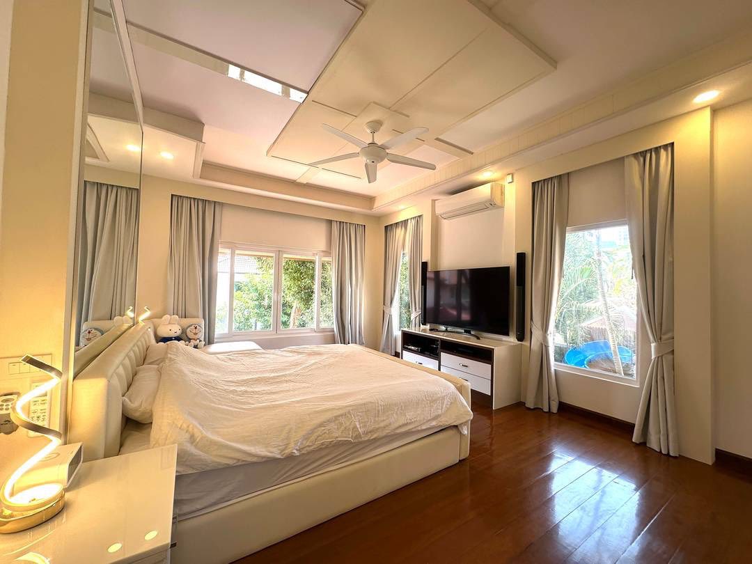 picture Luxury Pool Villa for Sale – South Pattaya - 12/16